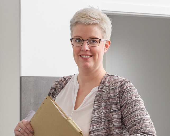 Bettina Lautenschl&auml;ger